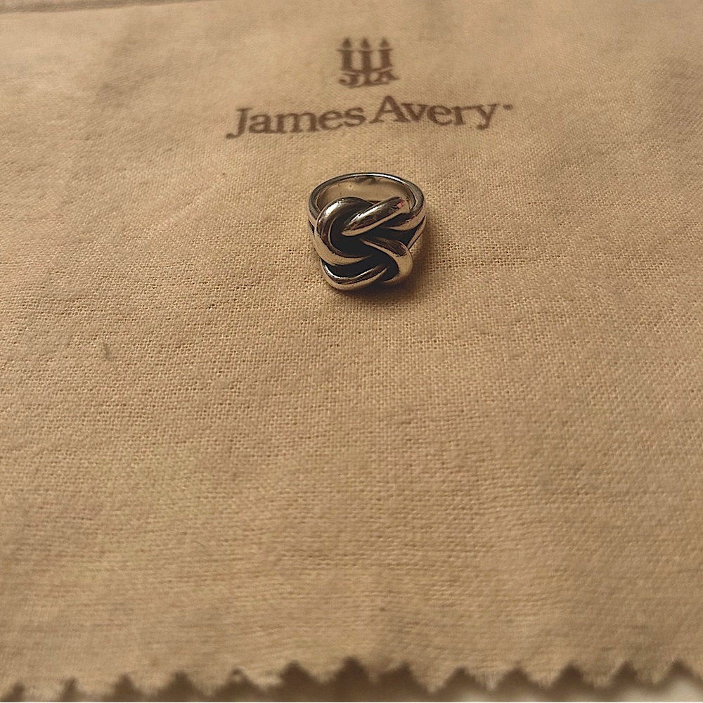 *Retired* James Avery Lovers Knot ring